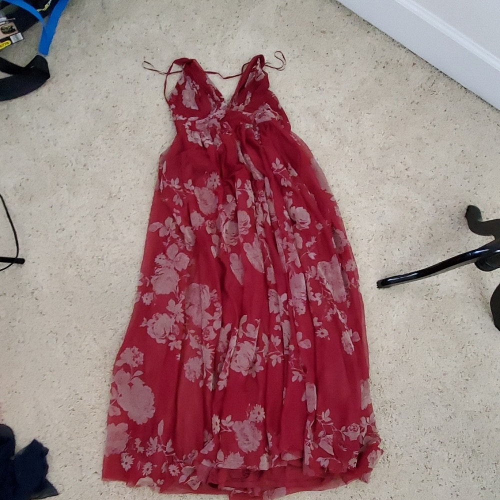 Ever after burgundy dress size small floral
